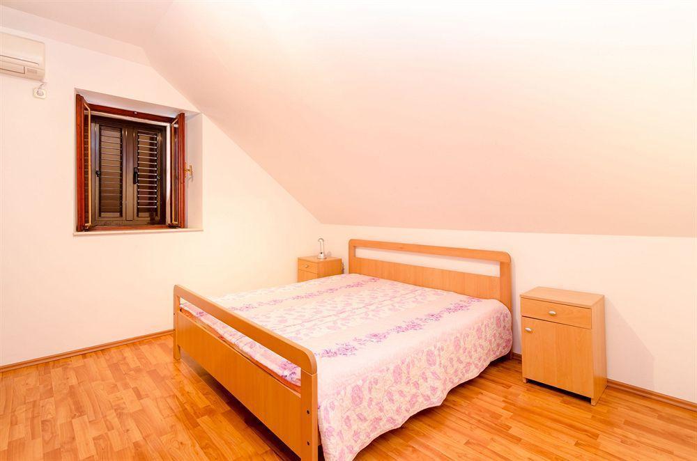 Rooms Mozara Тръстено Екстериор снимка
