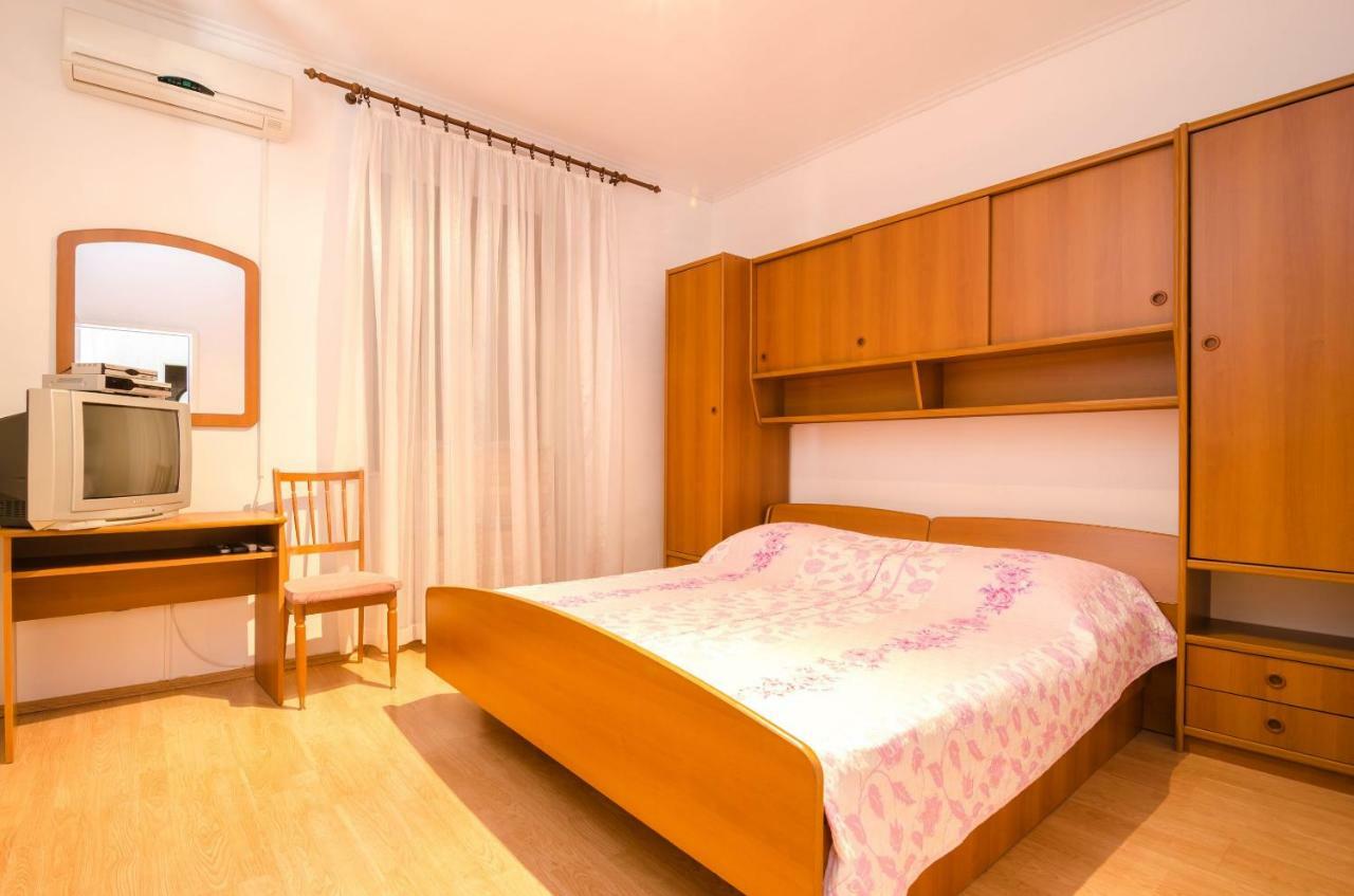 Rooms Mozara Тръстено Екстериор снимка
