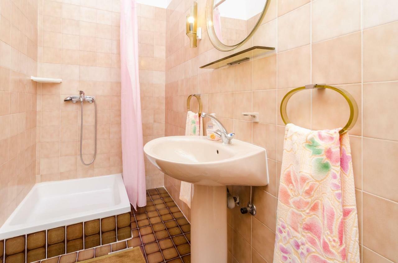 Rooms Mozara Тръстено Екстериор снимка